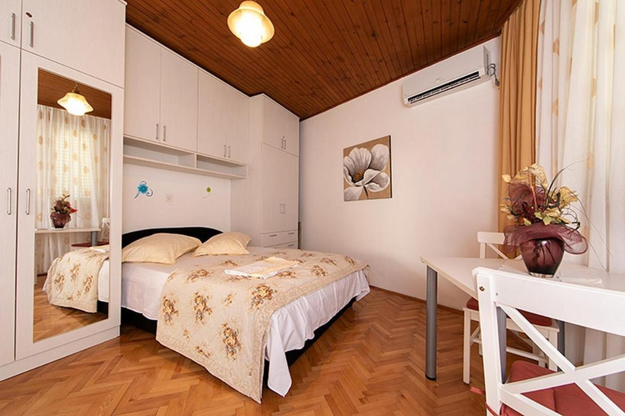 Apartments With A Parking Space Tucepi, Makarska - 6695 Kültér fotó